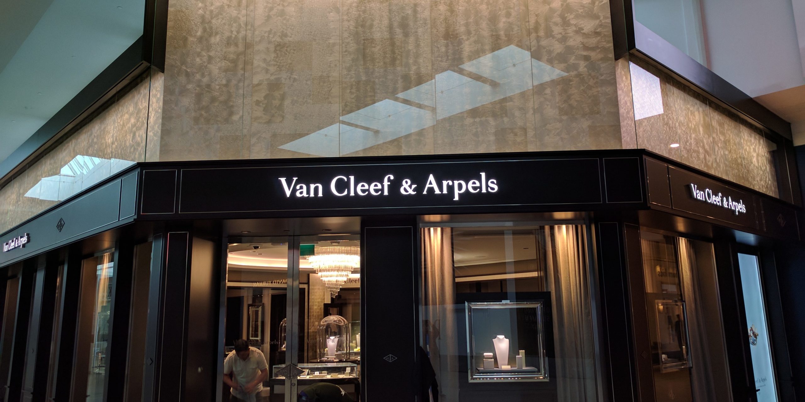 Van Cleef and Arples- Yorkdale Mall